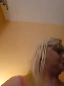 NieMaJazdyBezGwiazdy7883 online show from 10.29.25