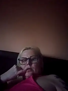 NieMaJazdyBezGwiazdy7883 online show from 11.17.25