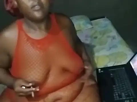 Snapshot of BigBootyBitch96 chatting on 10.22.25 BigBootyBitch96 online show from 10.22.25