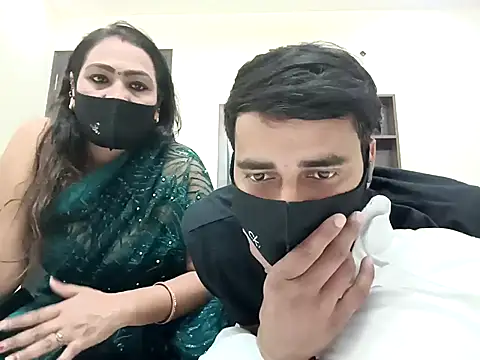 horny milf couple online show from 10.27.25