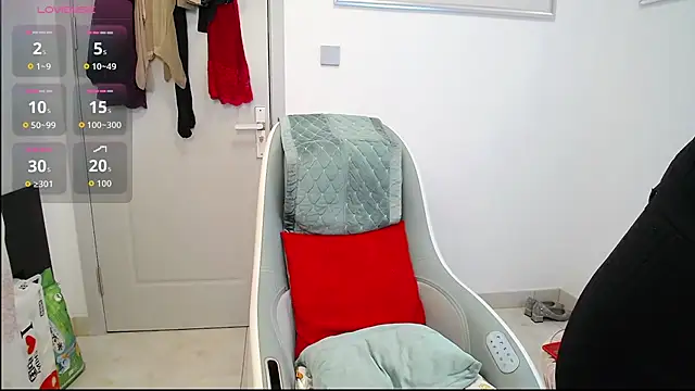 selinajuan online show from 11.10.25