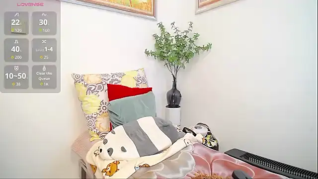 selinajuan online show from 04.17.26