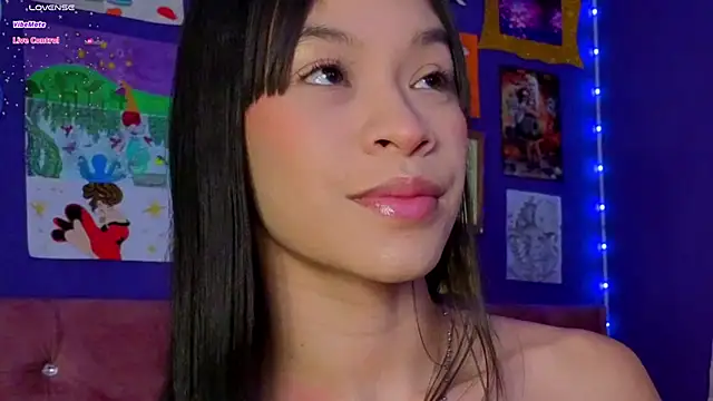 kimhilton  online show from 04.21.26