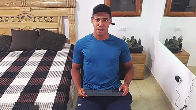 Snapshot of drake_cerra chatting on 11.19.25 drake cerra online show from 11.19.25