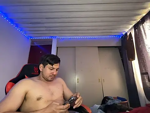 Snapshot of kaspar_6 chatting on 02.12.26 kaspar 6 online show from 02.12.26