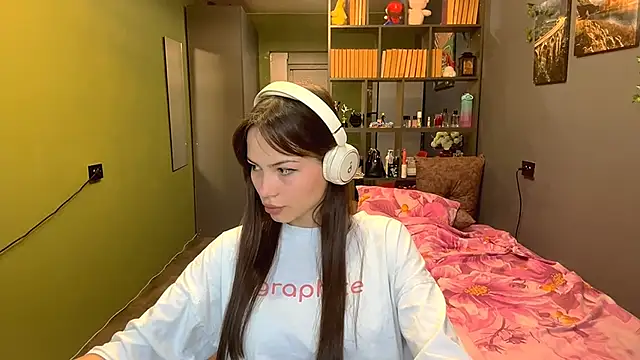 Snapshot of MysticAlisa chatting on 10.08.25 MysticAlisa online show from 10.08.25