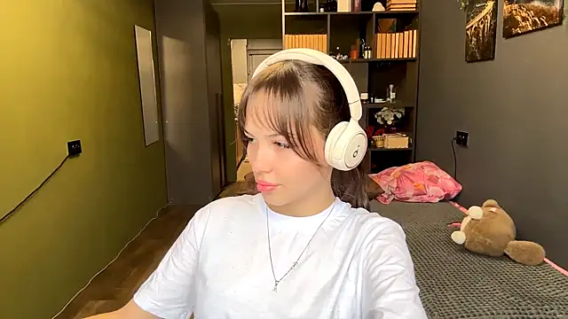 Snapshot of MysticAlisa chatting on 12.05.25 MysticAlisa online show from 12.05.25