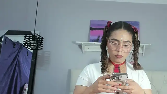 Snapshot of Aitanafox chatting on 10.22.25 Aitanafox online show from 10.22.25