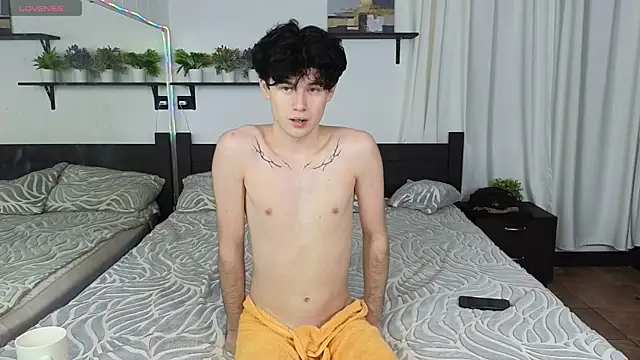 Cute Mike online show from 11.15.25