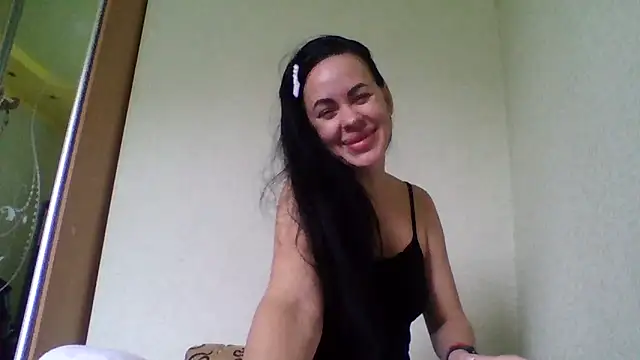 Snapshot of Stefaniyaxq chatting on 10.08.25 Stefaniyaxq online show from 10.08.25