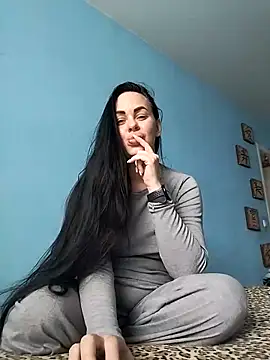 Snapshot of Stefaniyaxq chatting on 10.19.25 Stefaniyaxq online show from 10.19.25