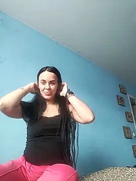 Snapshot of Stefaniyaxq chatting on 10.22.25 Stefaniyaxq online show from 10.22.25