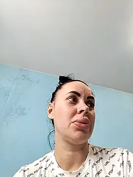 Stefaniyaxq online show from 10.30.25