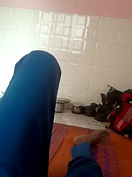 Snapshot of shohrab_hot chatting on 10.10.25 shohrab hot online show from 10.10.25