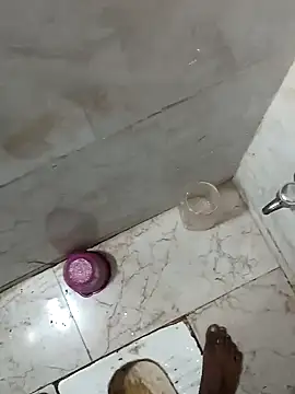 Snapshot of shohrab_hot chatting on 10.14.25 shohrab hot online show from 10.14.25