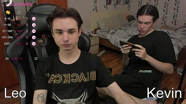 Snapshot of twink_boysss chatting on 10.19.25 twink boysss online show from 10.19.25