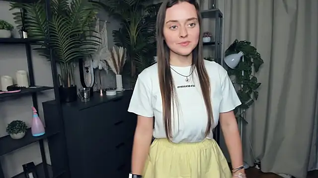 ThelmaJusto online show from 10.18.25