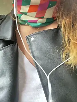 melisss2 online show from 11.26.25