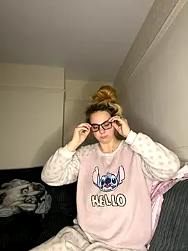 Snapshot of TabbyLovexox chatting on 11.06.25 TabbyLovexox online show from 11.06.25