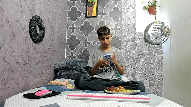 sexyboys cutex18 online show from 12.21.25