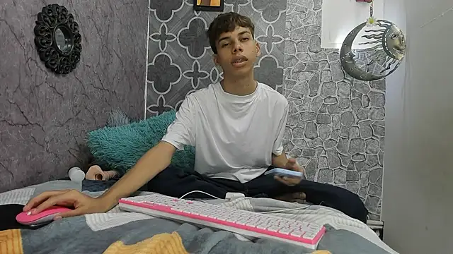 sexyboys cutex18 online show from 12.22.25