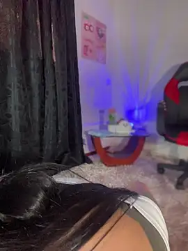 AlannaDollx online show from 11.08.25