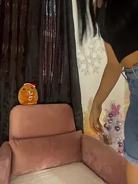 AlannaDollx online show from 12.20.25