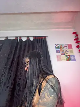 AlannaDollx online show from 04.19.26