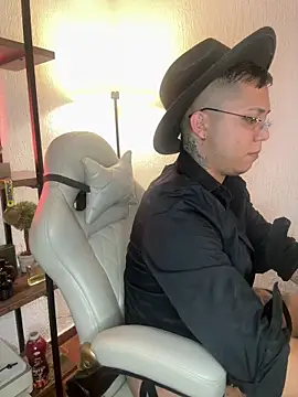 Snapshot of LiamColby_ chatting on 02.11.26 LiamColby online show from 02.11.26