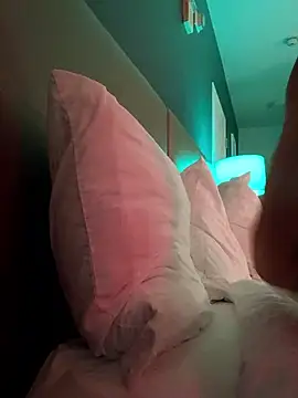 Snapshot of nvthvn555 chatting on 10.31.25 nvthvn555 online show from 10.31.25