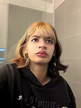 sukulaurens online show from 11.03.25