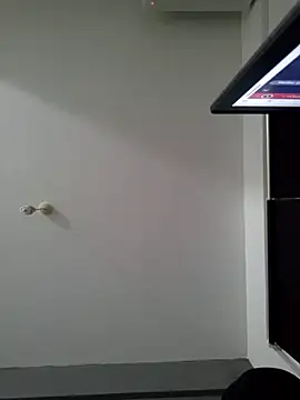 Snapshot of leila2003 chatting on 10.19.25 leila2003 online show from 10.19.25