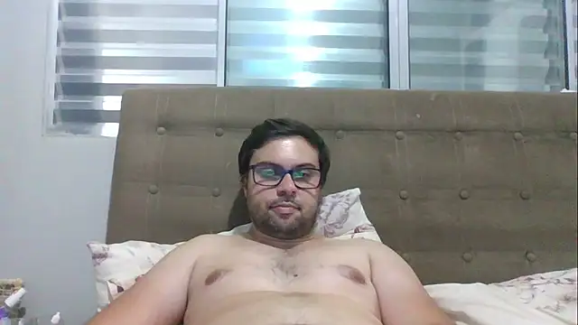 Snapshot of CasalManeiro25 chatting on 10.21.25 CasalManeiro25 online show from 10.21.25