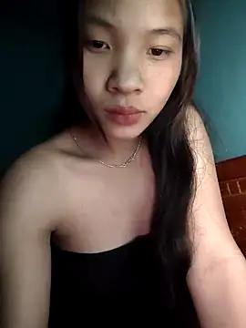 LeyLya online show from 11.13.25