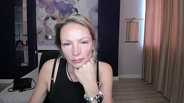 AlinaMoor online show from 10.06.25