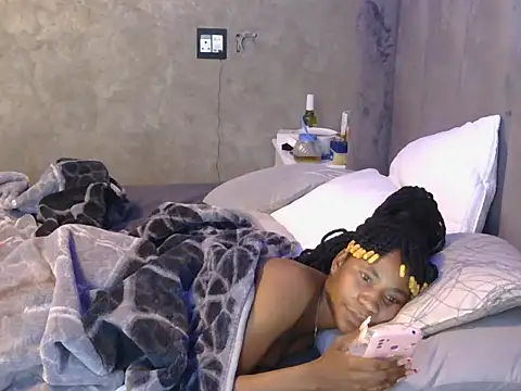 petite queenx online show from 10.15.25