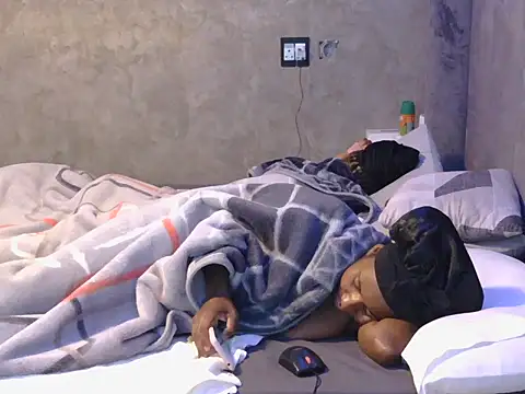 petite queenx online show from 10.30.25