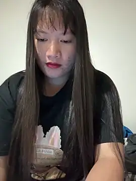 TrangNemo online show from 10.25.25