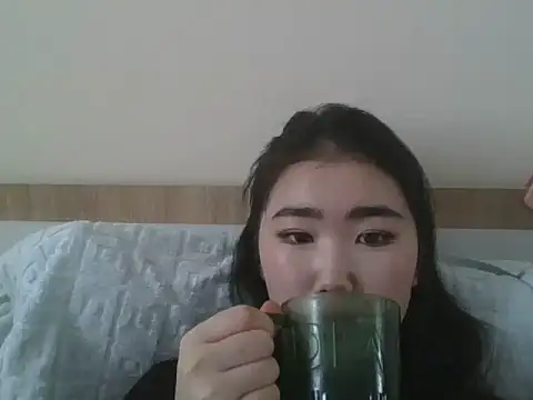 Snapshot of Zorivale chatting on 02.04.26 Zorivale online show from 02.04.26