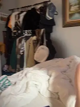 Snapshot of Dubbsssss chatting on 12.04.25 Dubbsssss online show from 12.04.25