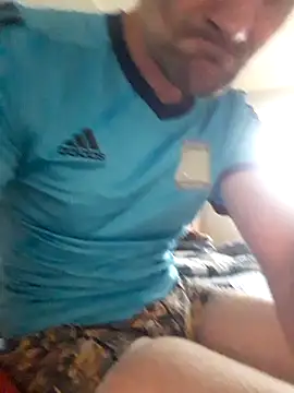 Snapshot of Remello1 chatting on 12.03.25 Remello1 online show from 12.03.25