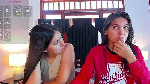 Sofy and Mia online show from 11.14.25