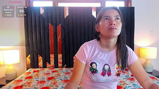 Sofy and Mia online show from 11.26.25