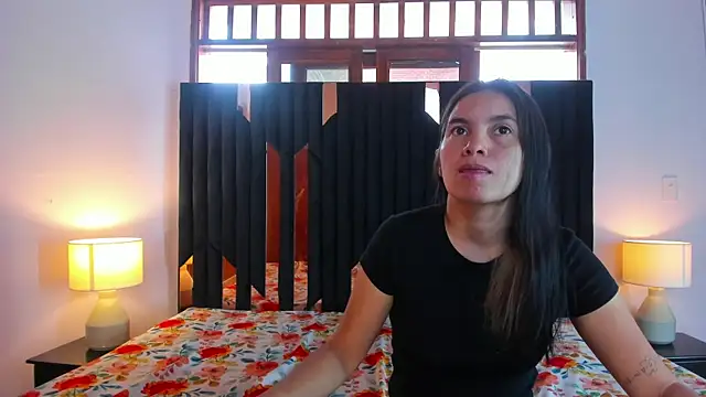 Sofy and Mia online show from 12.17.25