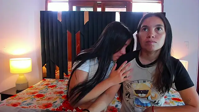 Sofy and Mia online show from 12.19.25