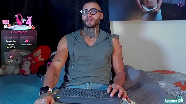 Snapshot of Danny_Willson chatting on 06.16.26 Danny Willson online show from 06.16.26