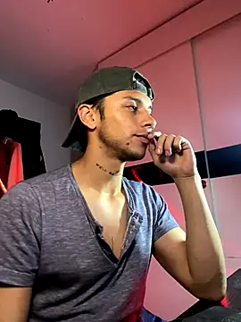 Snapshot of ErosDominant chatting on 10.19.25 ErosDominant online show from 10.19.25