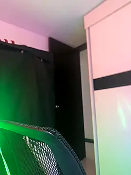 Snapshot of ErosDominant chatting on 10.25.25 ErosDominant online show from 10.25.25