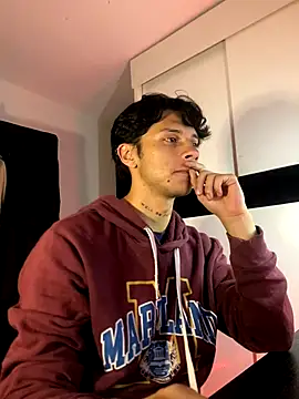 Snapshot of ErosDominant chatting on 11.13.25 ErosDominant online show from 11.13.25