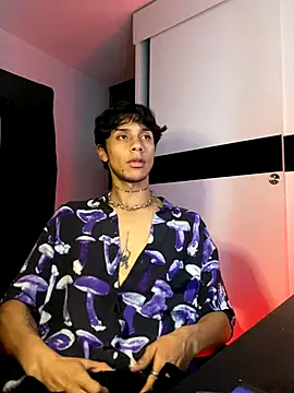 Snapshot of ErosDominant chatting on 11.15.25 ErosDominant online show from 11.15.25